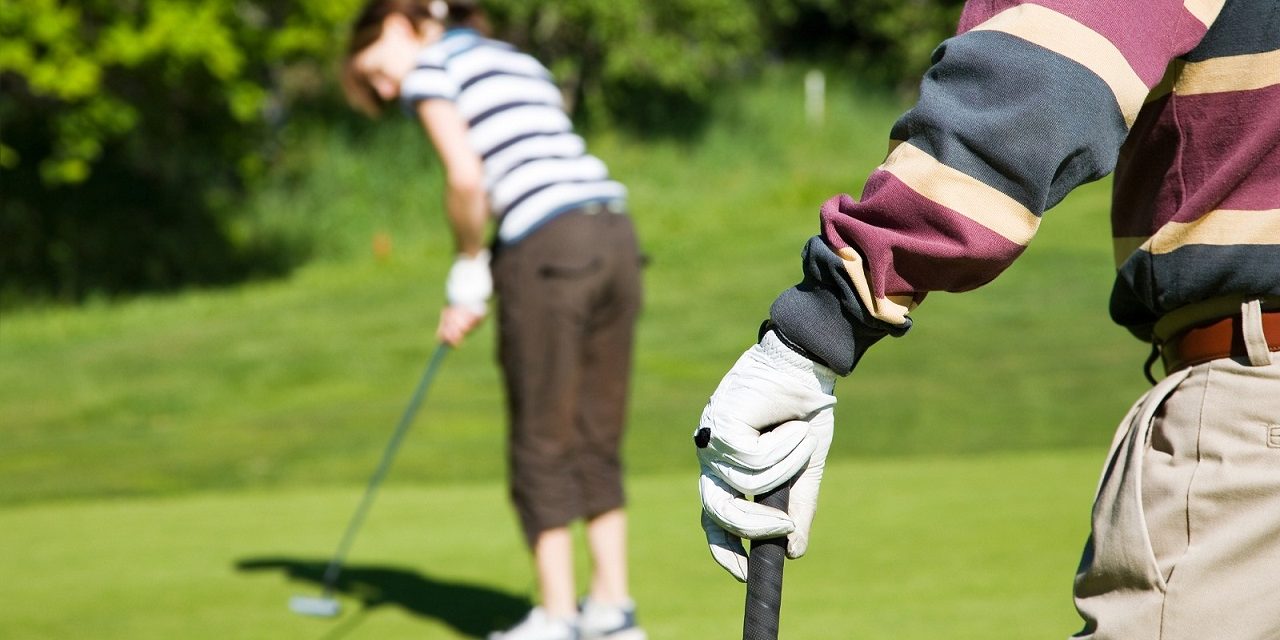 How to Grip a Golf Club